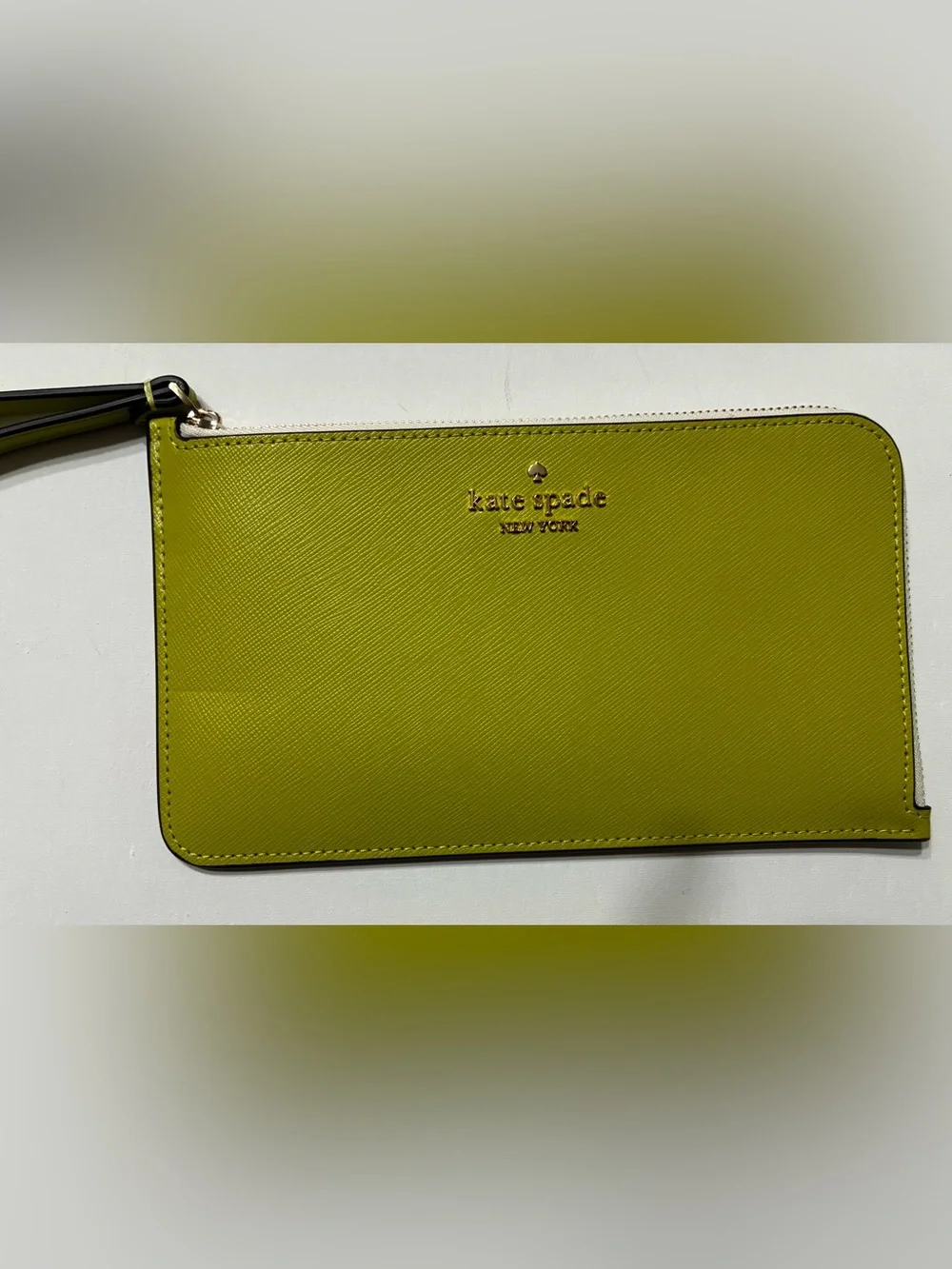 Kate Spade NWOT Lucy Lime Green Ivory Leather L-Zip Wristlet/Wallet orig $139